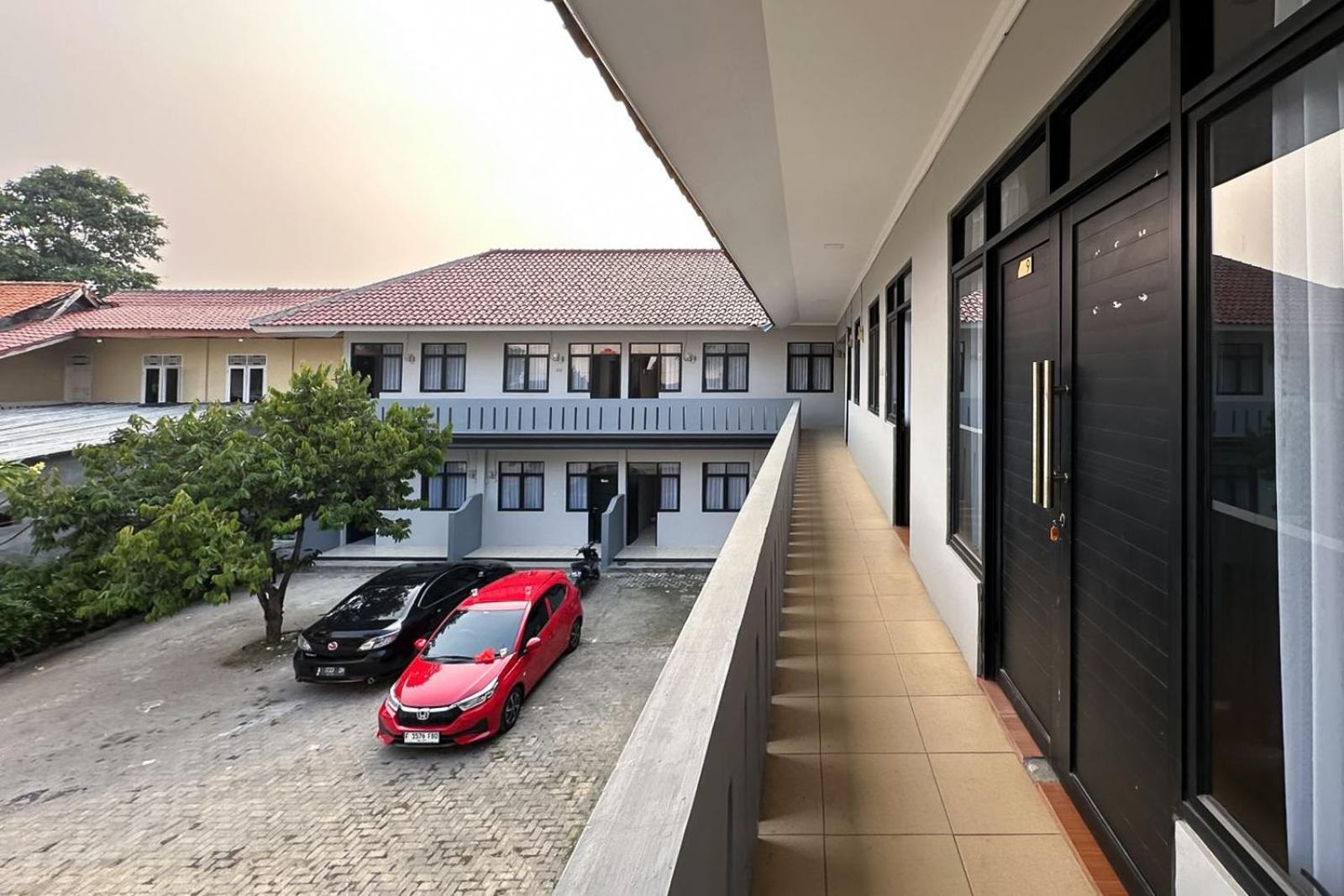 Reddoorz Near Maulana Yusuf Stadium Serang Hotel Exterior photo